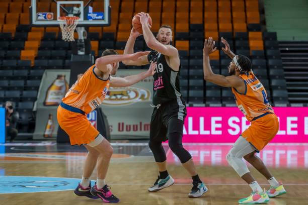 响其表现的 响其表现的