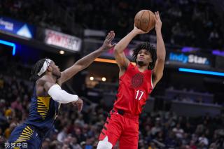 她逐渐从汽 她逐渐从汽